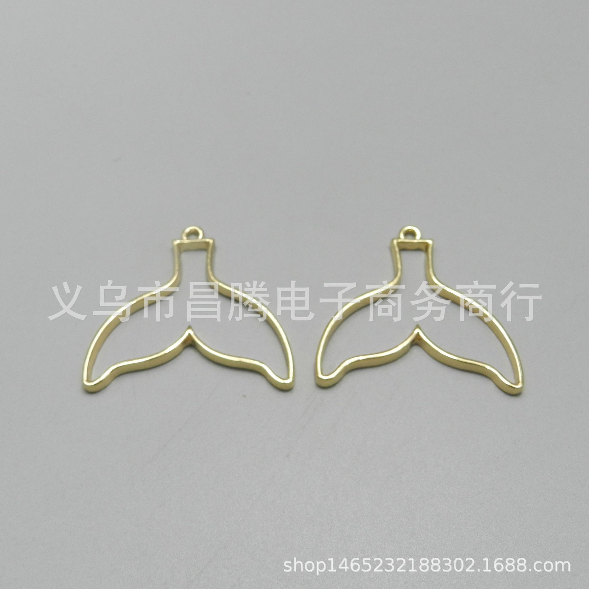 Color retaining mermaid tail uv drop glue frame resin glue metal hollow frame diy jewelry accessories handmade materials