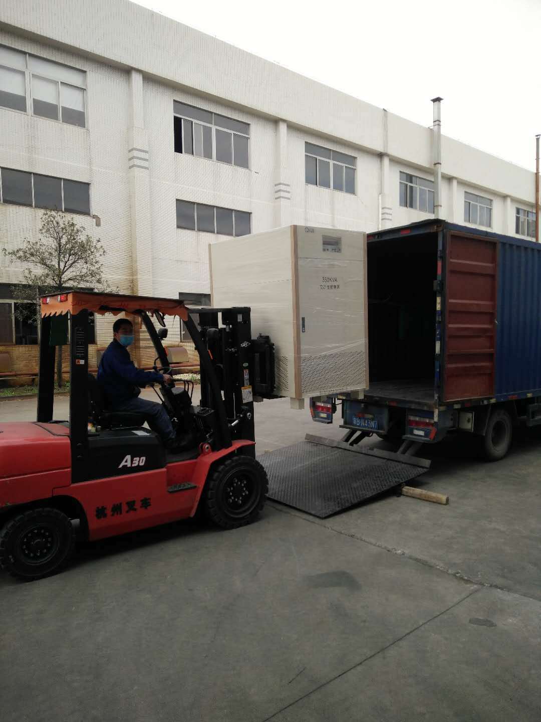 ����350KVA��Ƶ��Դ�����㶫ѹ�����������Գ���60HZ��Ʒ