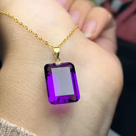 戒指;吊坠;耳钉