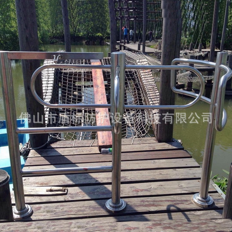 供应度假山庄验票通道单向出口十字形旋转栏杆门半弧型半高转闸机