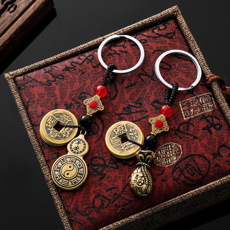 Puesto de venta caliente en lugares escénicos Cinco emperadores dinero latón llavero de coche calabaza de cobre joyería colgante regalo de evento
