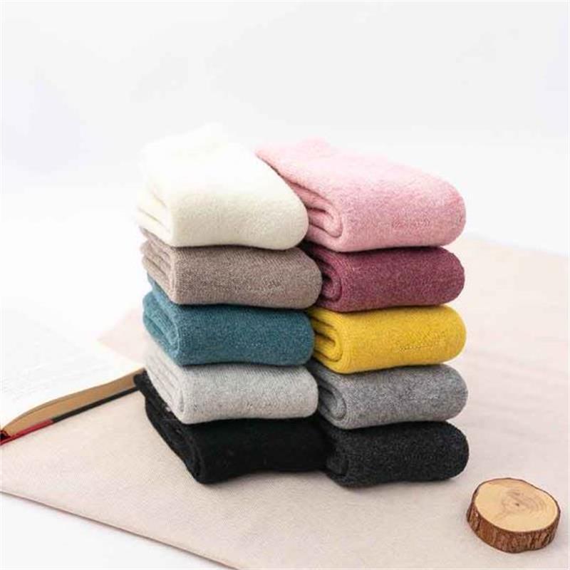 Otoño e invierno engrosado con forro polar cálido calcetines de lana para hombres y mujeres absorbentes de sudor resistente al frío Toalla de color sólido calcetines de algodón largos calcetines de Terry
