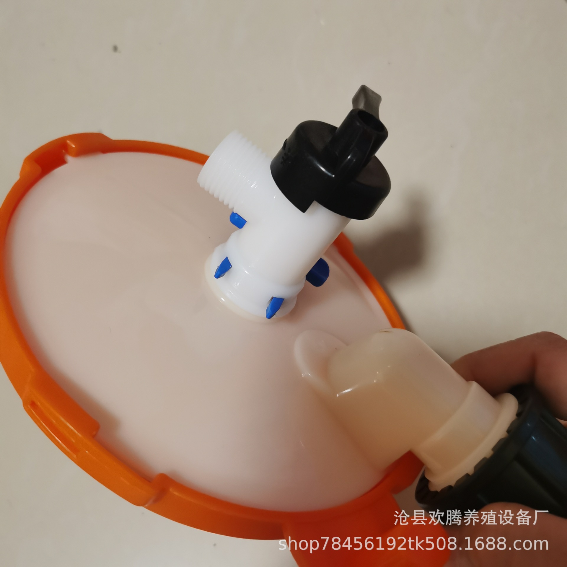 Cerdo, ganado y ovejas controlador automático de nivel de agua equipo de ahorro de agua de granja tapón de agua de cerdo fuente de agua potable ahorrador de agua