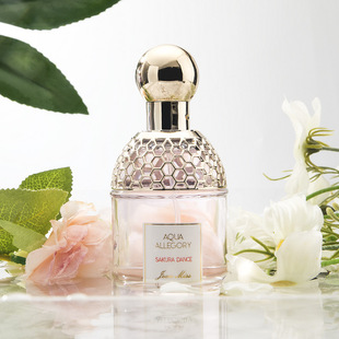 С������Ʒ�ƻ���ˮ�ZŮʿ��ˮ�������{����������Ȼ����ˮ100ml