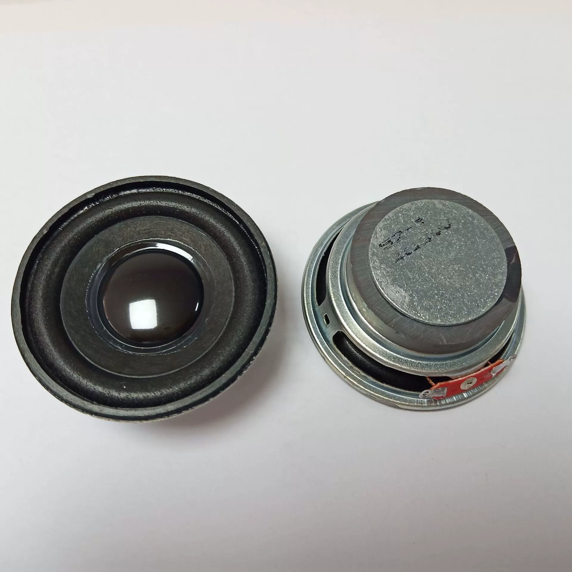 52-мм круглый динамик с креплением по краю, с гнездом для карты, маленькая пара для использования в корпусах, 2-дюймовый динамик с 36 магнитами, басовый динамик, внешний магнитный динамик.