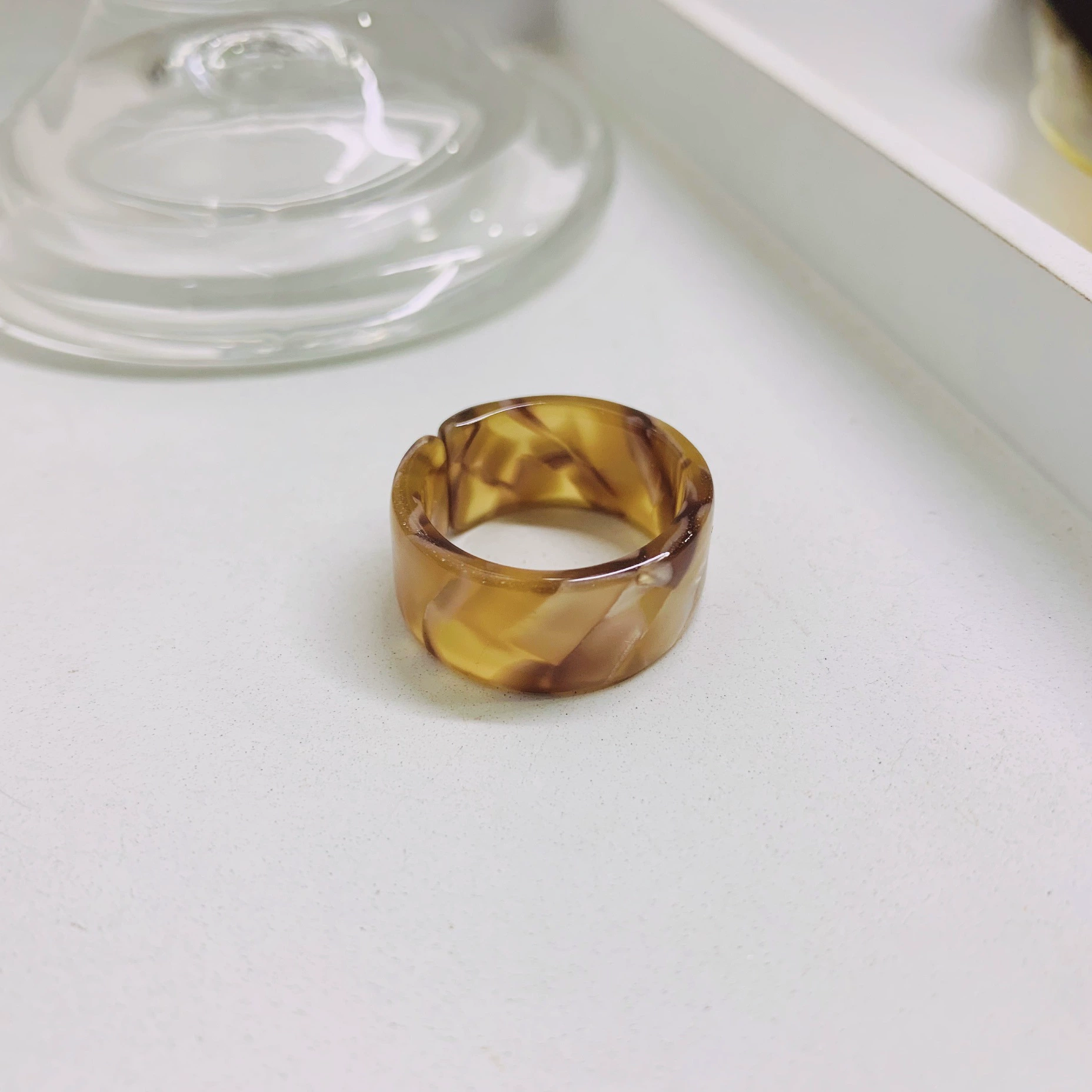 Кольцо (Korea ACC) Acrylic One-Size Chunky Ring для указательного пальца, цветной мраморный узор