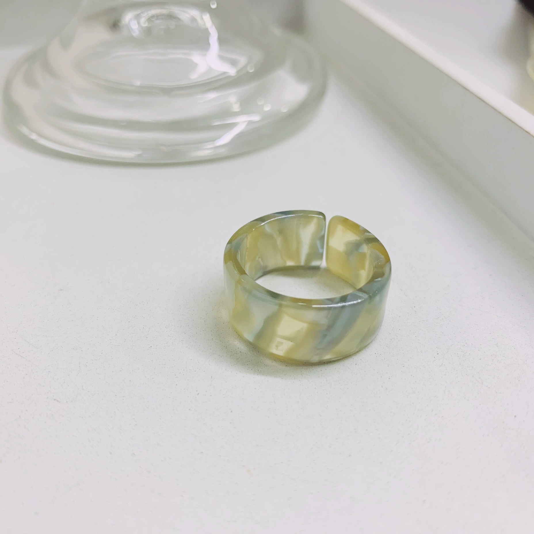 Кольцо (Korea ACC) Acrylic One-Size Chunky Ring для указательного пальца, цветной мраморный узор
