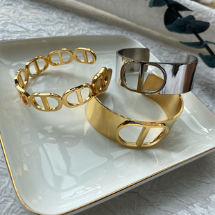 u���Ʒ �W���L�䓱�ɫ18K�������C���sCD���_�ښ��|�r�����