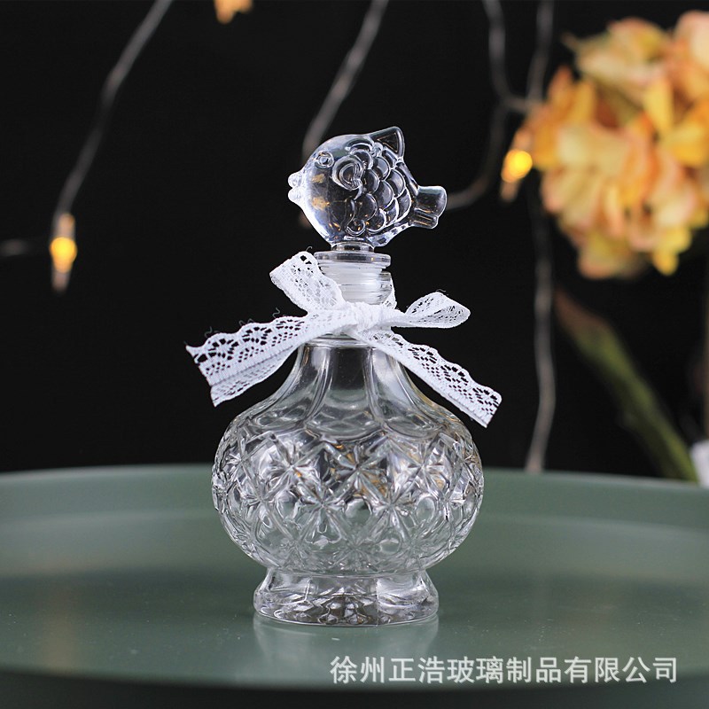 조각 된 + 작은 물고기 덮개