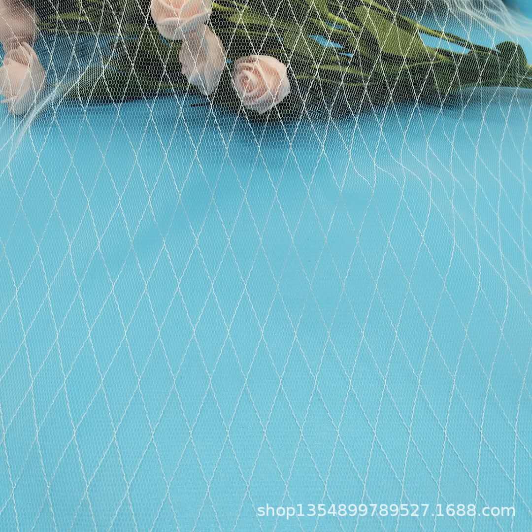 厂家批发菱形格无弹蕾丝面料各种新品欢迎咨询