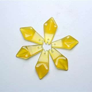 厂家直销黄玛瑙玉兰花花瓣配件 DIY手链项链耳饰半成品配饰吊坠
