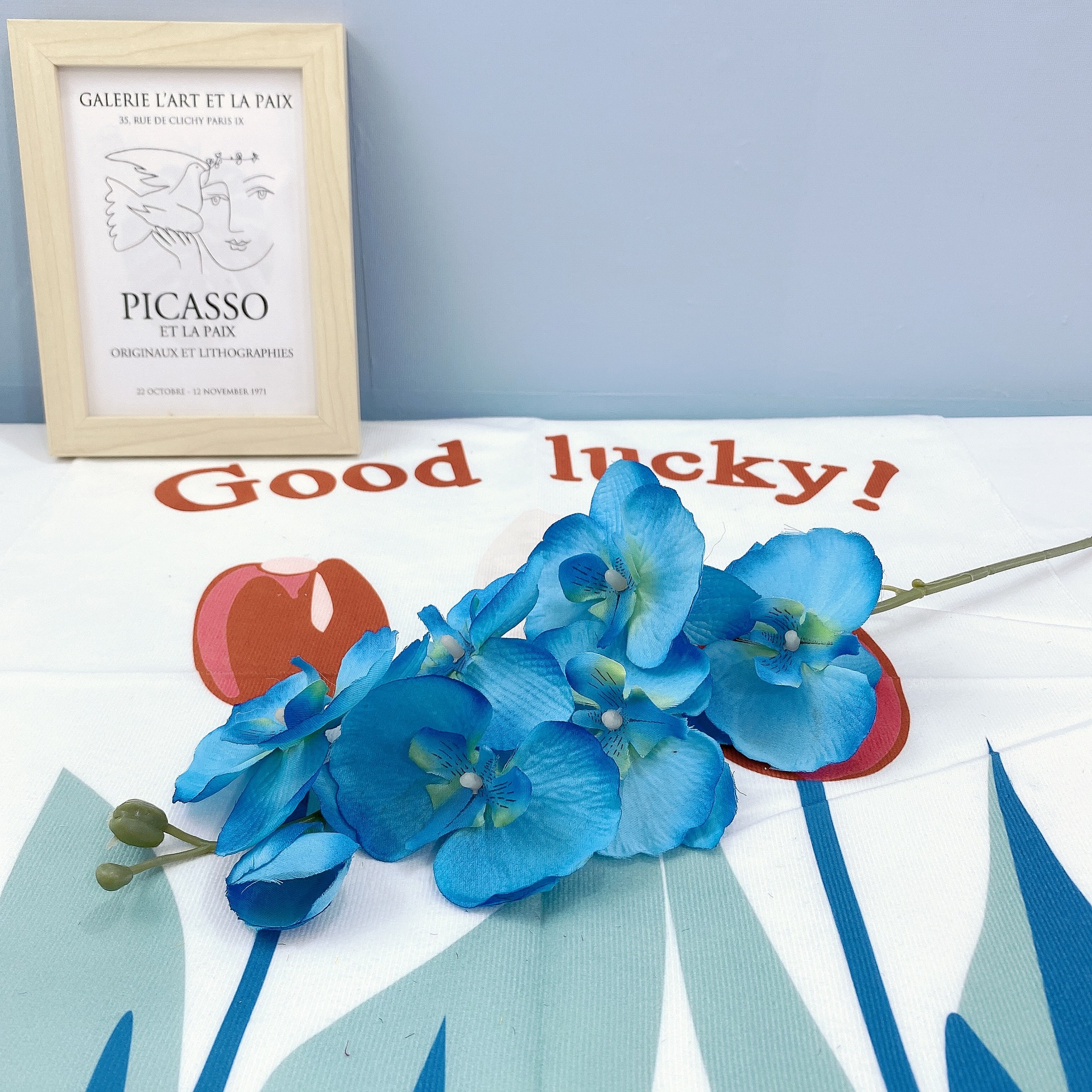 Sola 8-cabeza Phalaenopsis flor artificial decoración del hogar arreglo floral boda plomo camino artificial decoración de la flor artificial planta verde