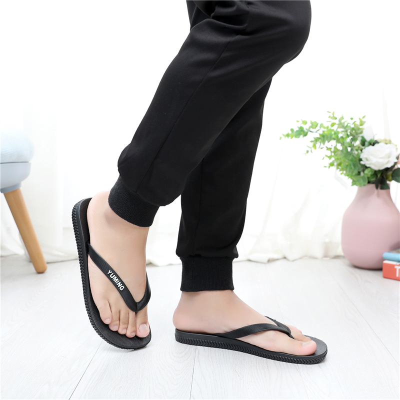 Comfortable kitchen tongs for home use