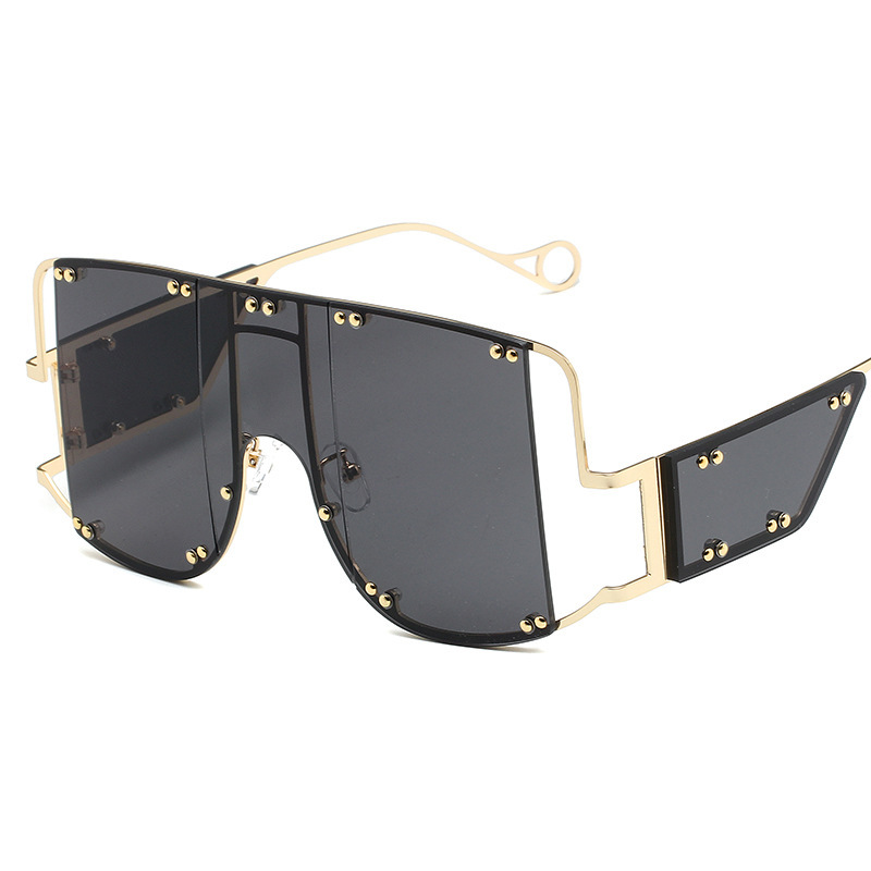 2023 New European and American Ins Fashion High-End Punk Style Sunglasses Rivet Large Frame Conjoined Rihanna Sunglasses