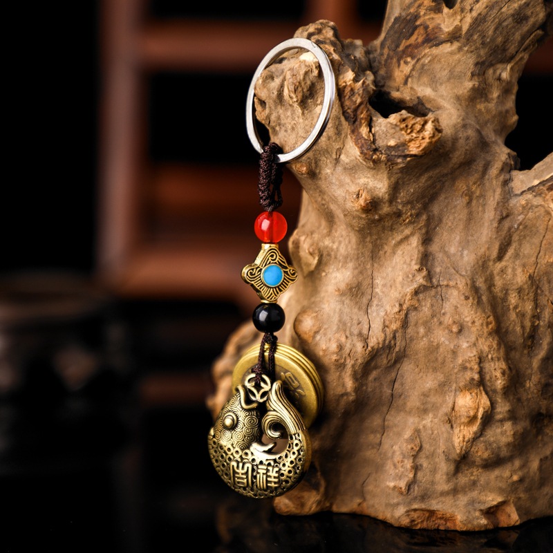 Puesto de venta caliente en lugares escénicos Cinco emperadores dinero latón llavero de coche calabaza de cobre joyería colgante regalo de evento