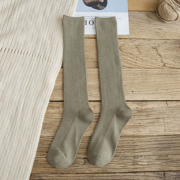 Gray green