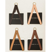 皮革墙壁杂志书籍皮套 壁挂式书本吊绳 PU革墙上储存袋