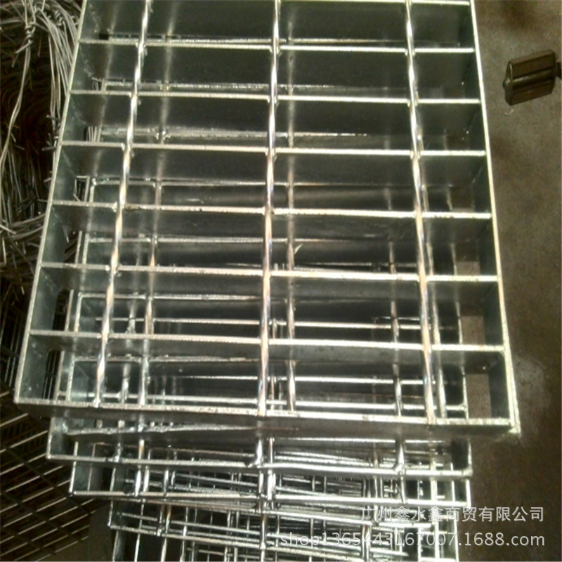 钢格板厂家沟盖板集水井盖格栅钢格板踏步板地下室盖板300*1000