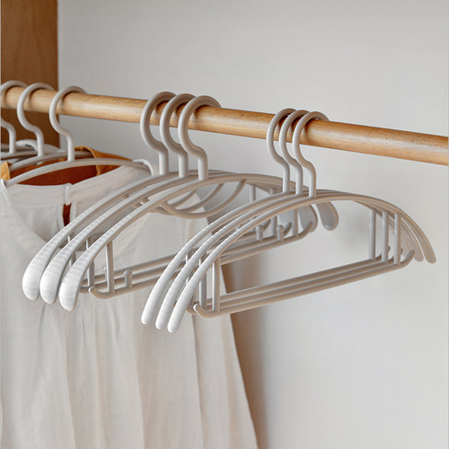 3004 traceless clothes hanger household clothes hanger widened non-slip clothes drying rack thickened plastic rack anti-deformation clothes hanger