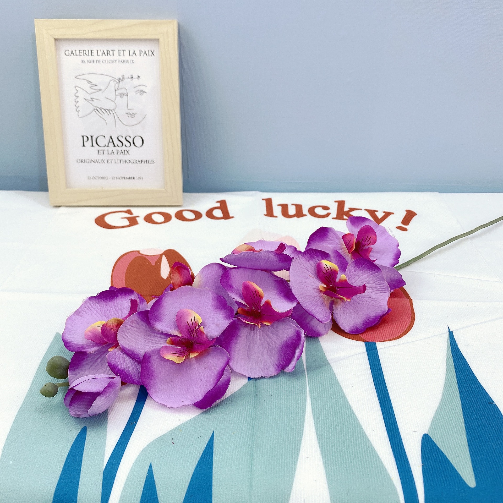 Sola 8-cabeza Phalaenopsis flor artificial decoración del hogar arreglo floral boda plomo camino artificial decoración de la flor artificial planta verde