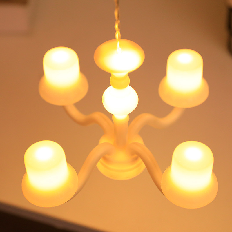 Nuevo en stock 6 Cadena de luz de color colgante tira de hielo luz de la estrella luz de la vela luz decorativa Internet celebridad habitación cortina Europea Luz