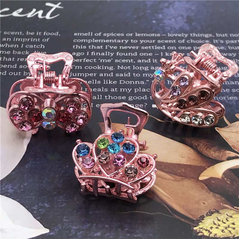 20 estilo de aproximadamente 2,5 cm plateado diamante incrustado pequeño clip superior con clip de horquilla de tarjeta dos yuanes tienda de accesorios para el cabello accesorios para la cabeza