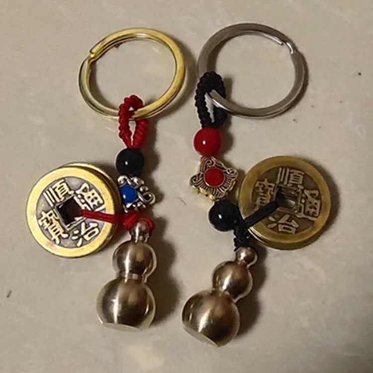 Puesto de venta caliente en lugares escénicos Cinco emperadores dinero latón llavero de coche calabaza de cobre joyería colgante regalo de evento