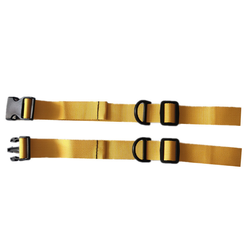 노란색 배낭 어깨 끈