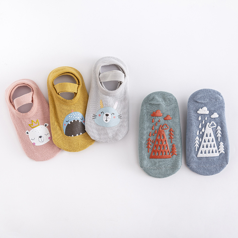 Cartoon children's non-slip cotton socks for early age 3