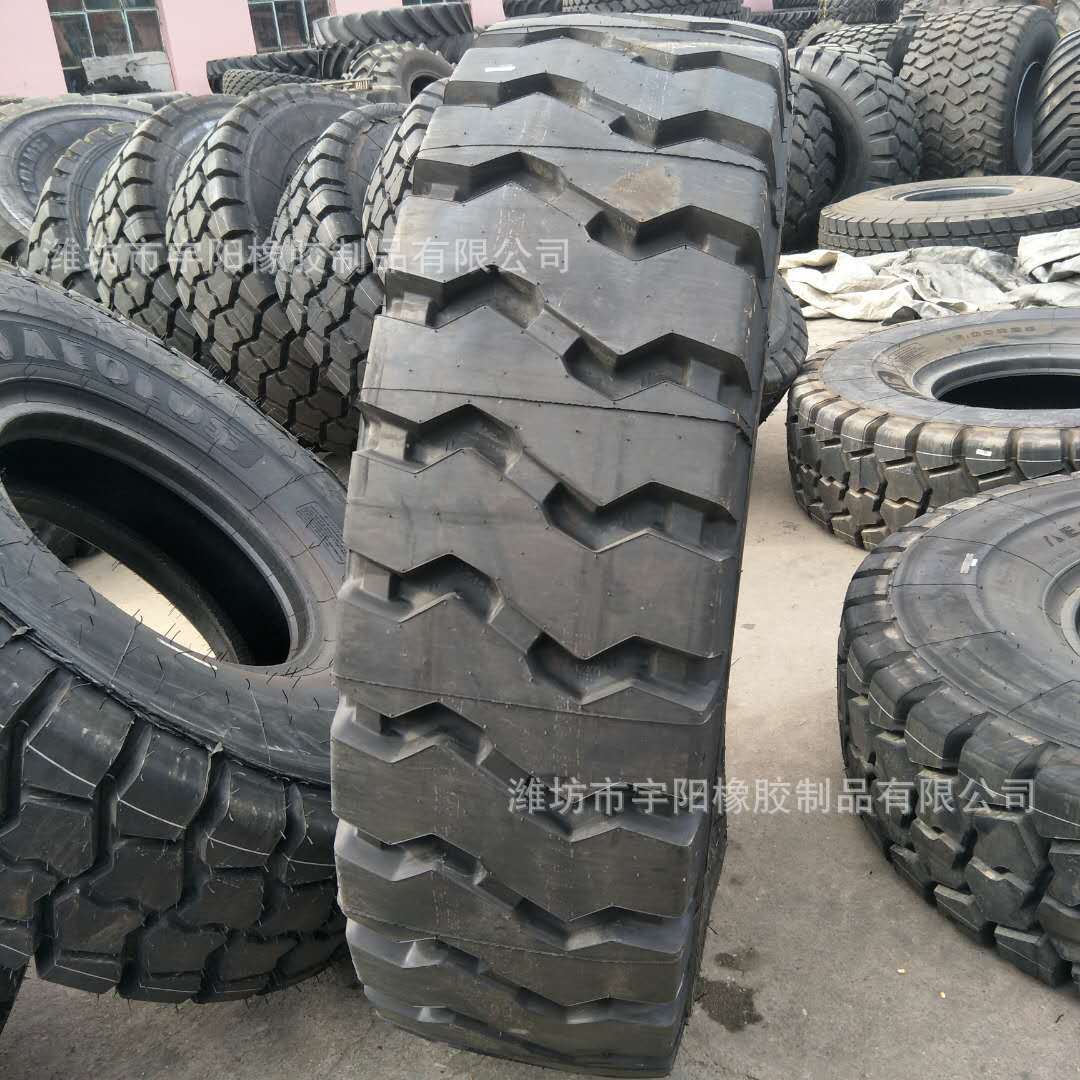 矿山自卸车13.00/14.00/16.00R25 加宽大花纹载重钢丝轮胎