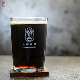 酒杯;玻璃杯;酒架