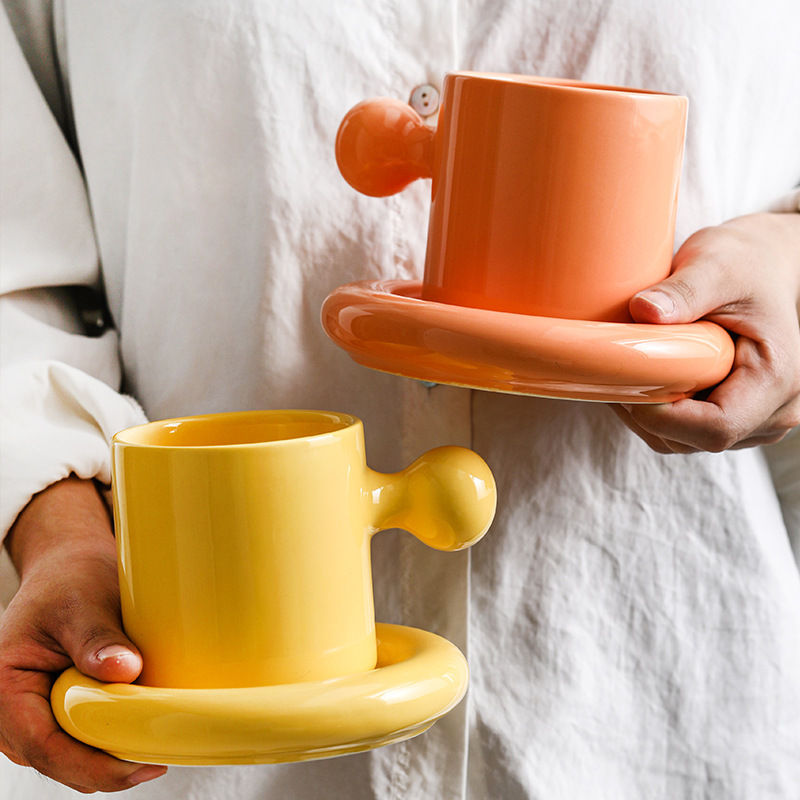 Cup ins style design creative vitality egg yolk ceramic mug with lid set Spot logo couple gift