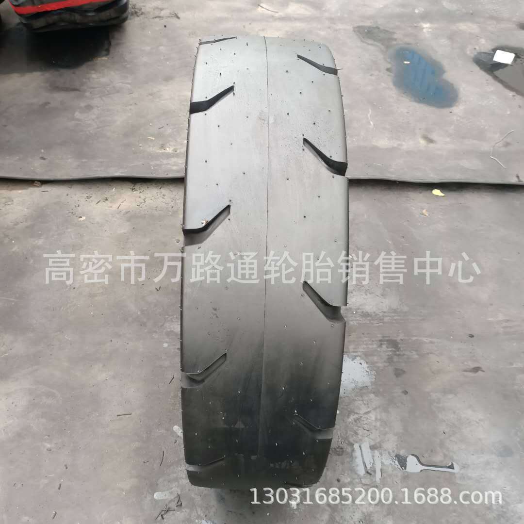 鲁飞9.75-18 矿井轮胎L3S花纹10.00/12.00-20光面轮胎 铲运机轮胎