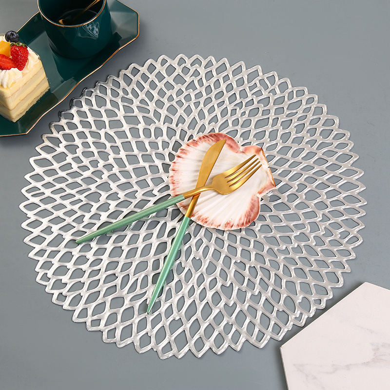 뉴 테니스 플라워 중공 단열 패드 심플 골든 라운드 PVC 플레이스매트 미끄럼 방지 화상 방지 패드 38cm 도매