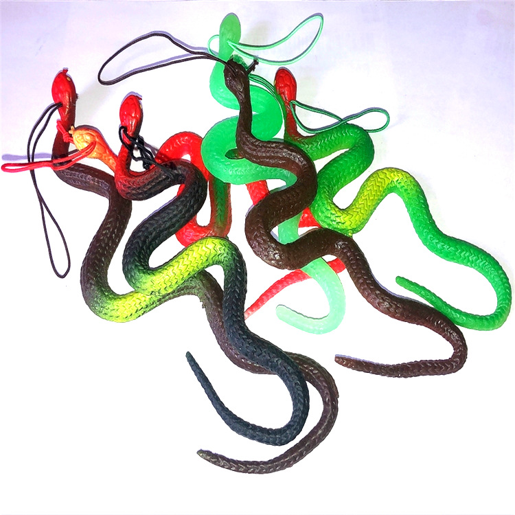 Simulación de juguete serpiente 80cm goma suave falsa serpiente truco scary cobra equipo props Tian serpiente ventas directas de la fábrica