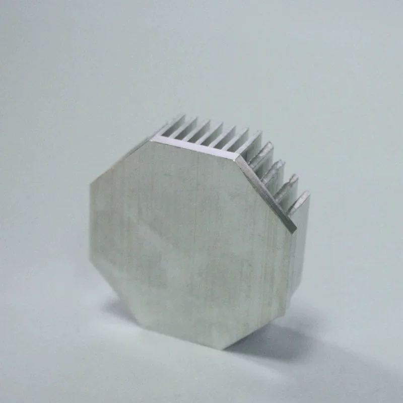 Электронный блок с чипом, радиатор, 43×43×15 мм