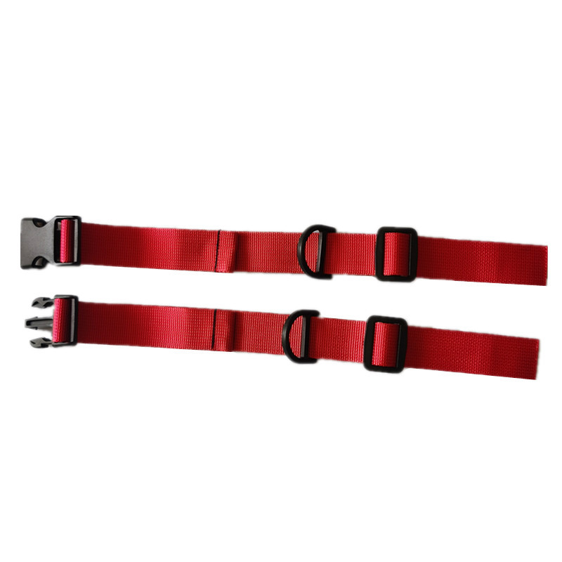 빨간 배낭 가슴 스트랩