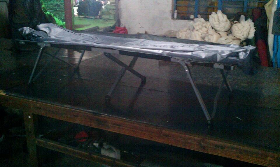 Suministro directo de fábrica conveniente cama individual plegable portátil ligero siesta Oficina almuerzo cama al aire libre cama de playa