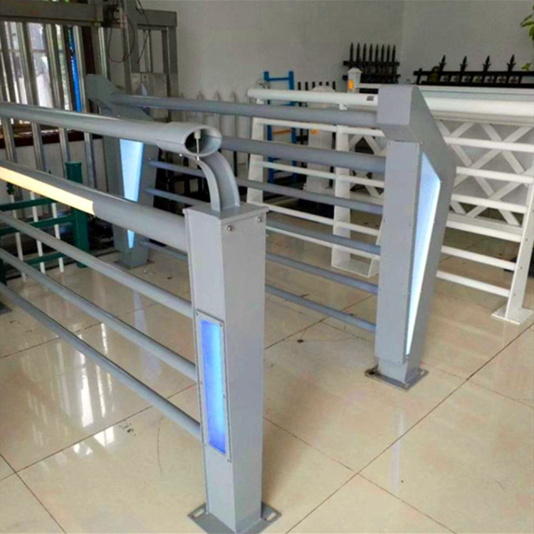 厂家供应桥梁景观护栏河提立交桥护栏复合管护栏隔离防护灯光护栏