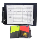 Футбольный и желтый костюм для футбольного костюма для футбольного матча, рефери поставляет книгу с красной и желтой картой для кожаного корпуса и ручки