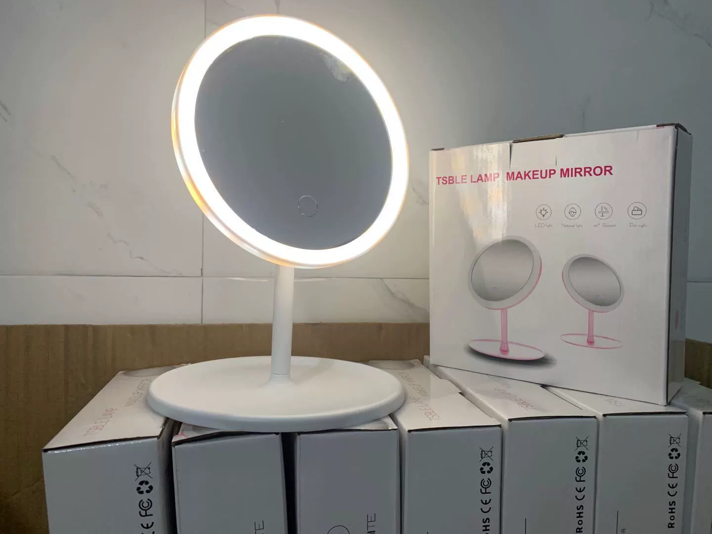 Фабричная оптовая продажа зеркала для макияжа с LED на столе, складное портативное зеркало для макияжа, заменяемое
