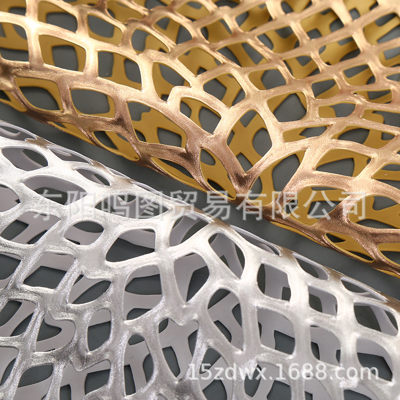 Estilo nórdico hueco-hacia fuera mantel PVC dorado aislamiento estera de mesa anti-scald aislamiento Tazón estera de placa transfronteriza en stock occidental mantel