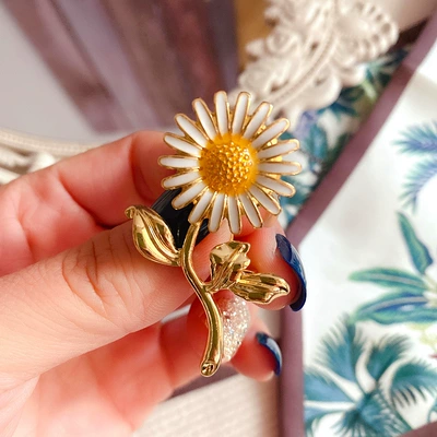 Artistic Enamel Brooch Pin — Yaxa sancaqları