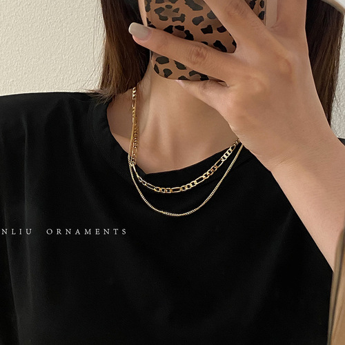 Elegant Layered Vintage Decorated Necklace for Women - Boho Chic Choker Necklace with Locking Chain - Trendy and Minimalist Style for Instagram