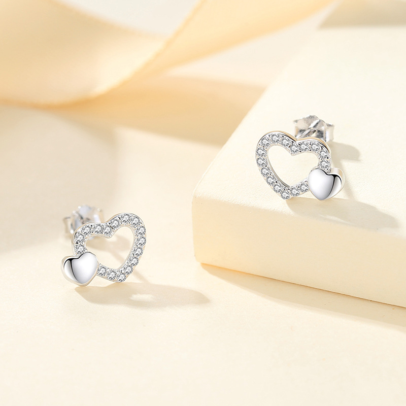 S925 plata esterlina pendientes encantadores 2020 nuevo estilo pendientes de corazón a corazón pequeños pendientes de moda mujer elegante simple