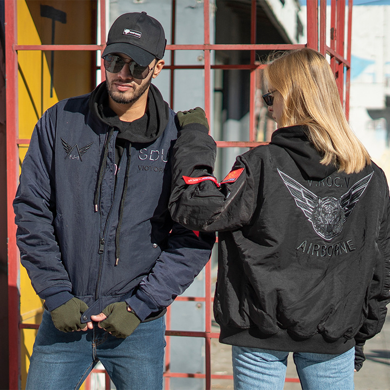 High-Quality Winter Flight Clothing Couple Jacket Stereo Embroidered Cotton Short Outwear Trendyy Jacket Factory Custom-Made