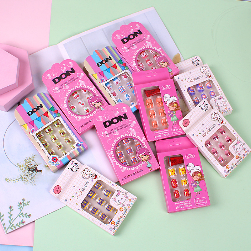 12 Pieces of Kidsren's Fake Nails with Glue, Kidsren's Manicure Finished Nail Art Pieces, Douyin Popular Jewelry, Wearable Nail Pieces