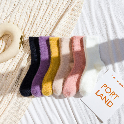 22 new winter socks women's mid-calf socks warm solid color mink velvet women's socks Japanese ladies plus velvet sleep socks wholesale