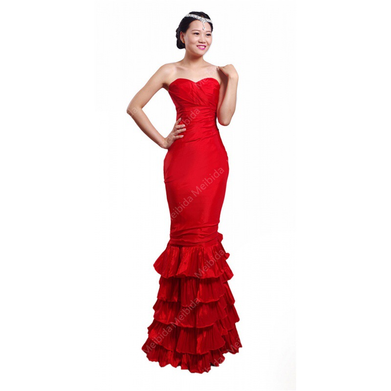 Red Taffeta Bridesmaid Dress Formal Occasion Photo Studio Wedding Photography Evening Dress Strap Strapless Skirt
