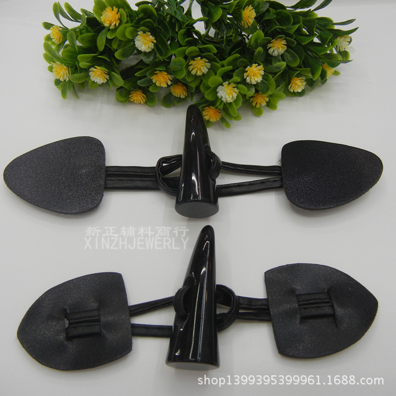 黑色镂空带皮牛角扣 大衣纽扣 风衣纽扣 毛线衣纽扣带皮牛角扣